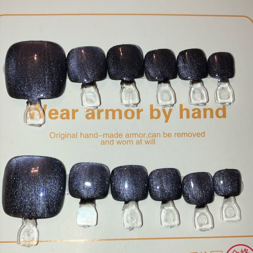 Shimmering Black Nail Armor Set